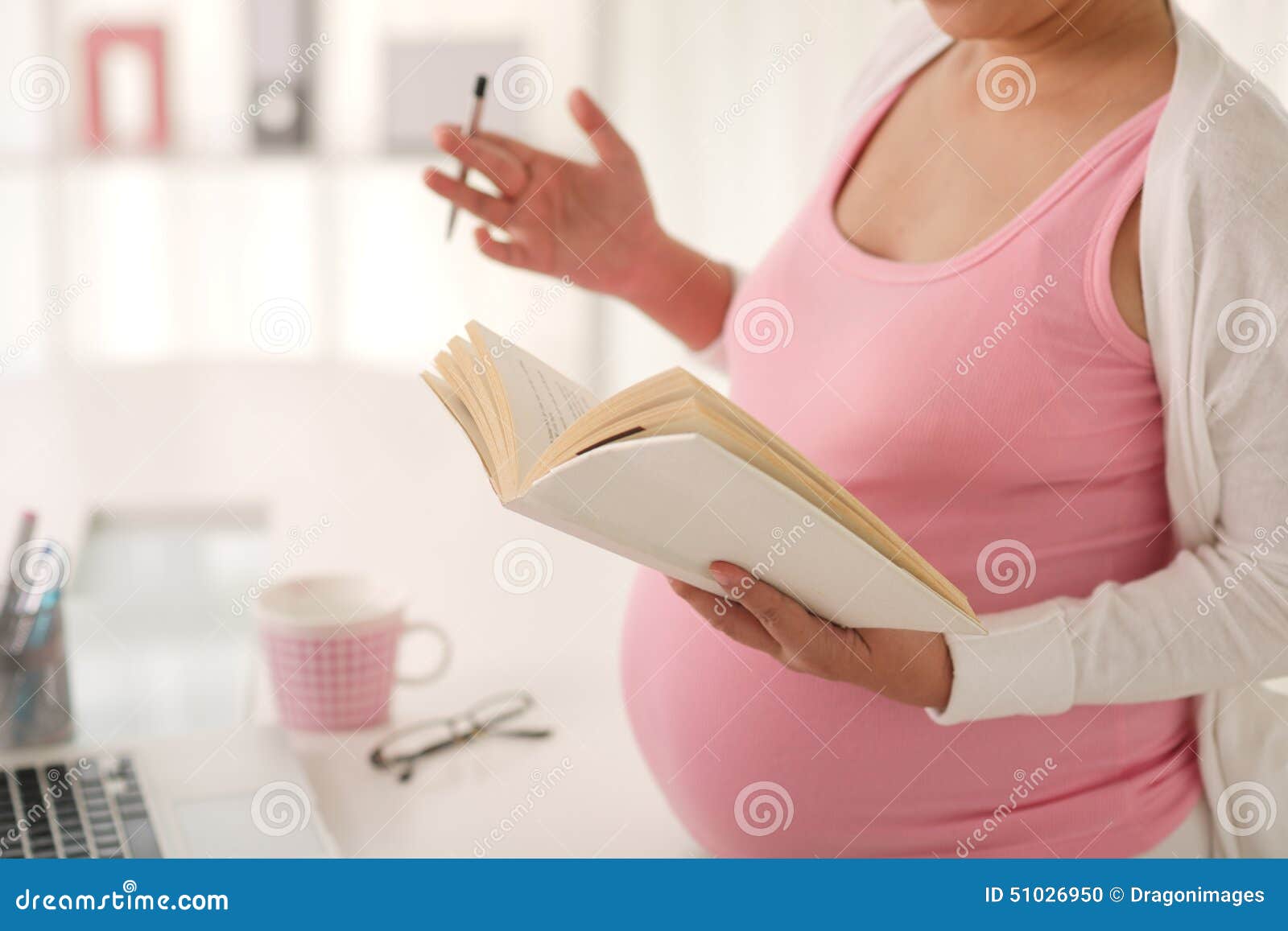 Причины вставать на учет по беременности