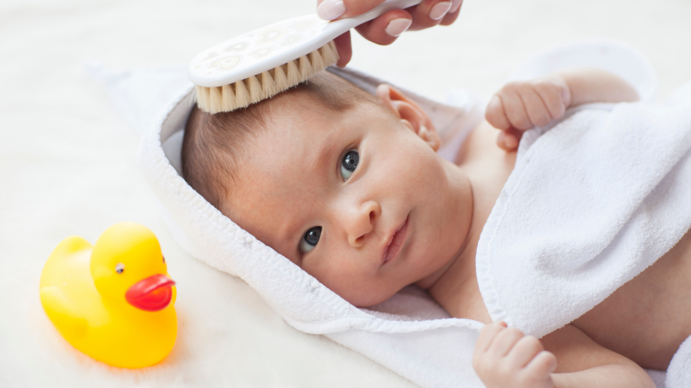 Зачем трогать нежные пушковые волосы новорожденного?