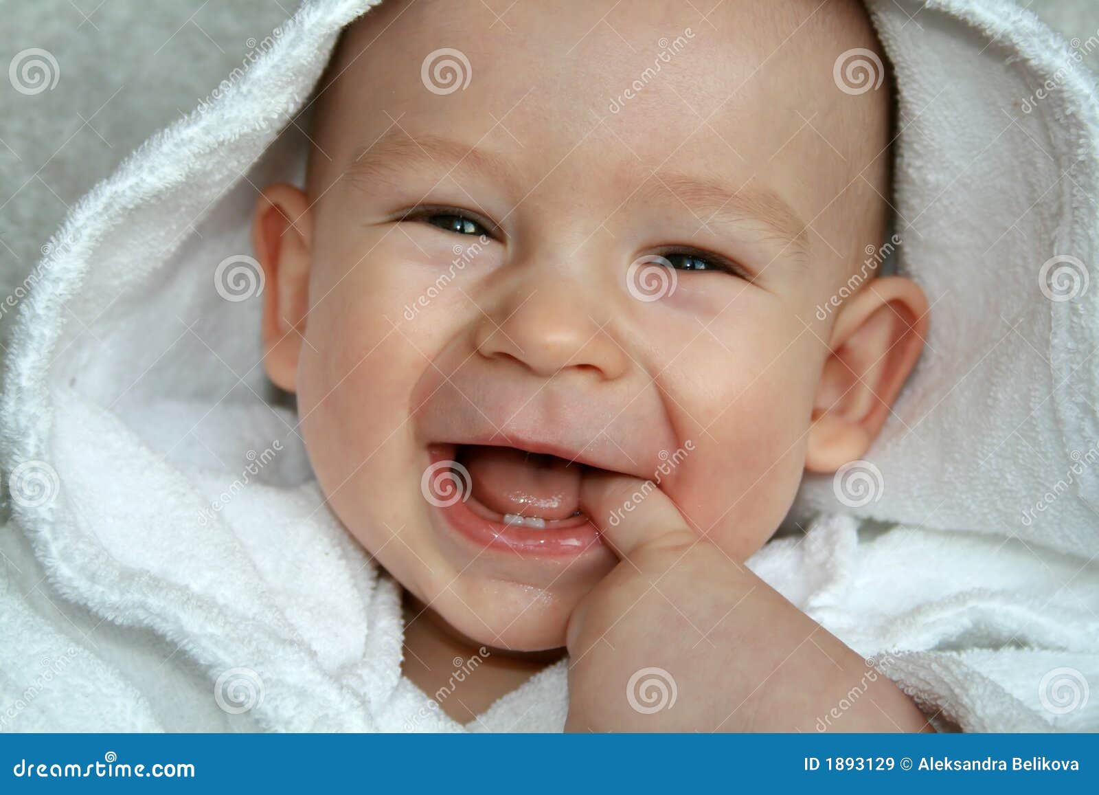 Чудо, которого мы ждали: как прорезываются зубы у детей