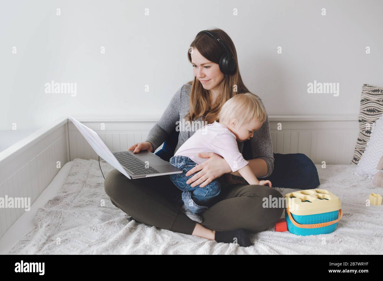 Как я нашла няню и увеличила доход в декрете