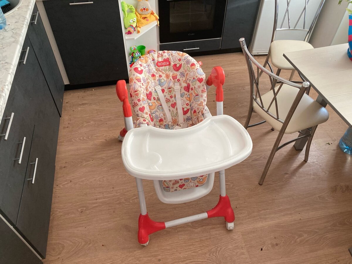 Как выбрать идеальный стульчик для кормления и не сойти с ума