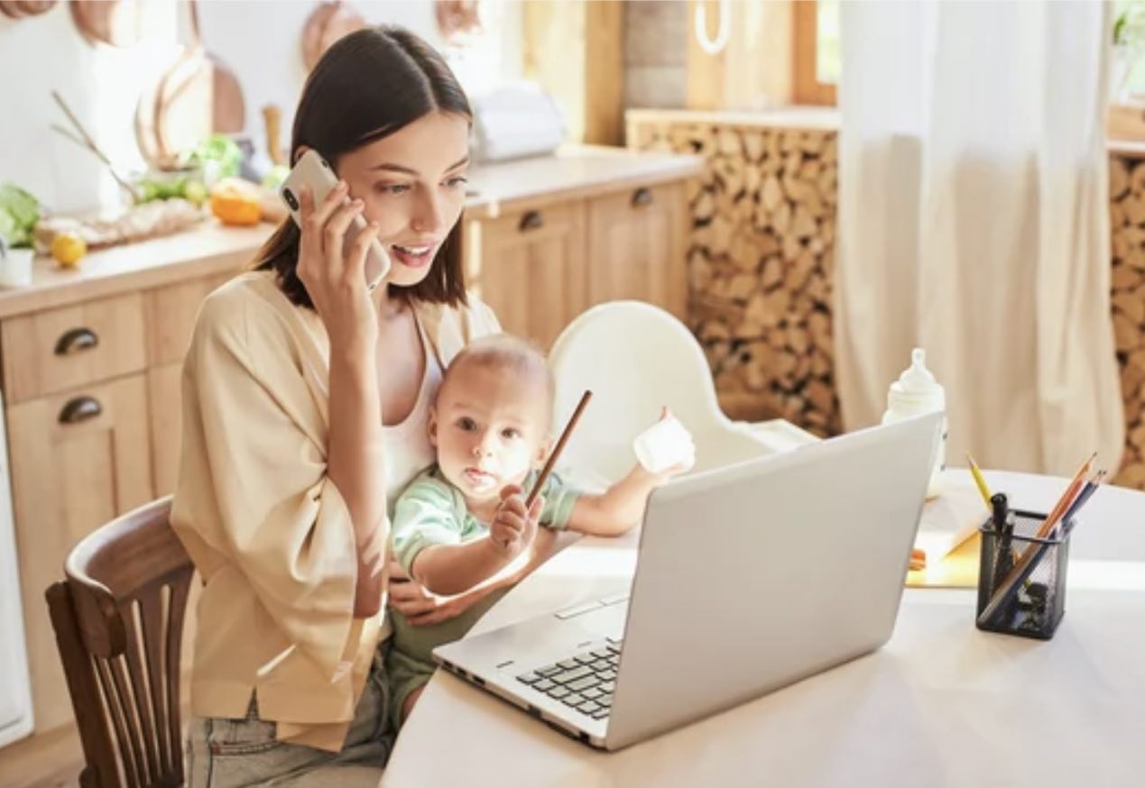 Как вернуться к работе в декрете и не потерять себя