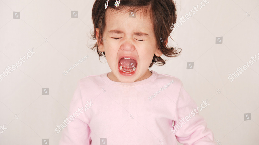 Почему ваш ребёнок истерит на ровном месте и как с этим справиться?