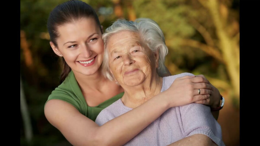 "Бабушка 'на подхвате': Как помогать детям с внуками, но не забывать о себе" (Семейные роли, Самочувствие)   