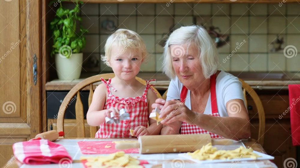 Почему бабушки и дедушки должны стать героями творческих и учебных игр с внуками